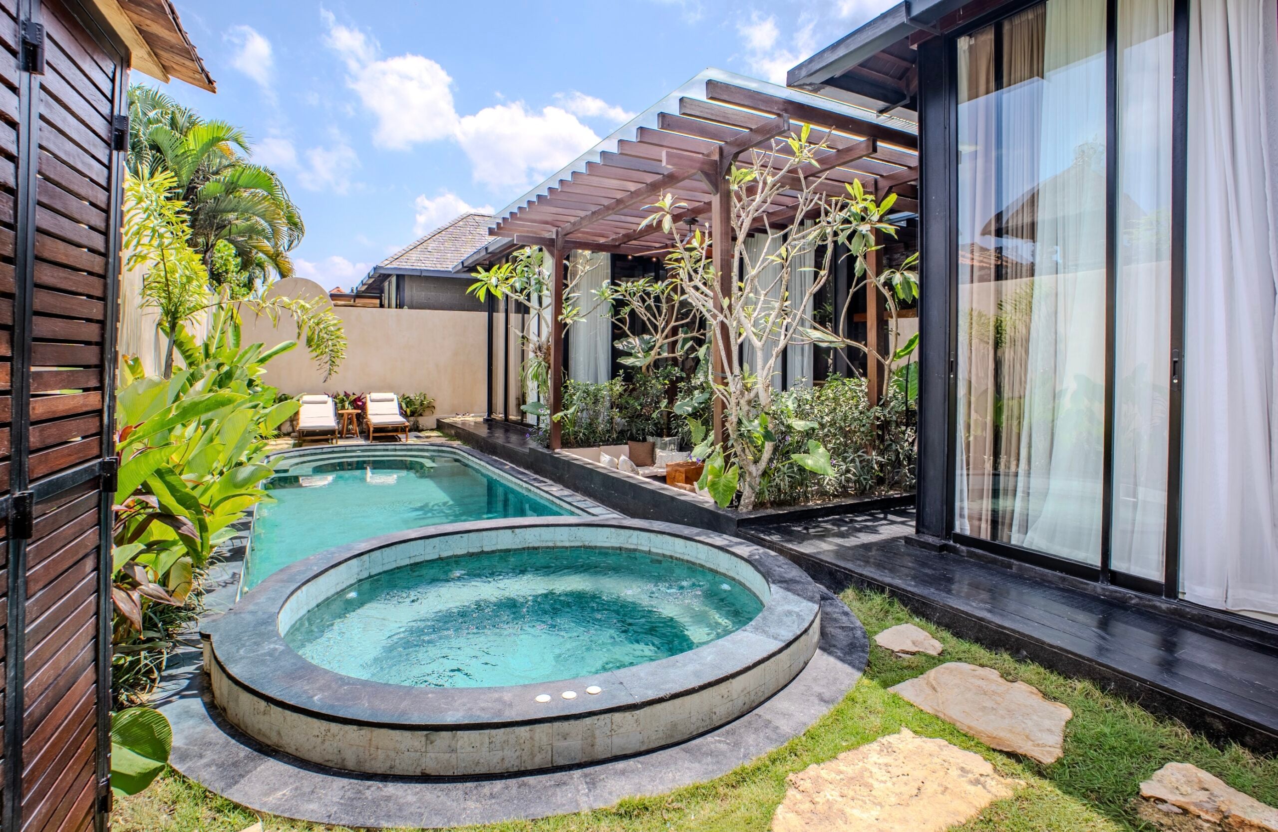 Villa-Taman-outdoors